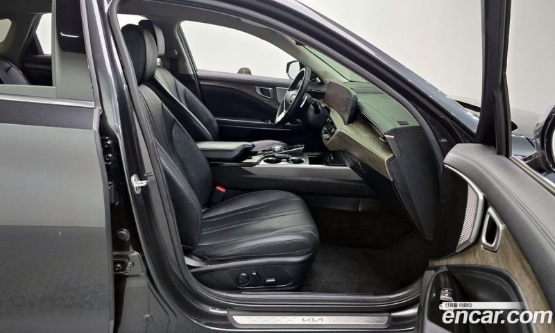 Kia K8 2.5 Gasoline 2WD