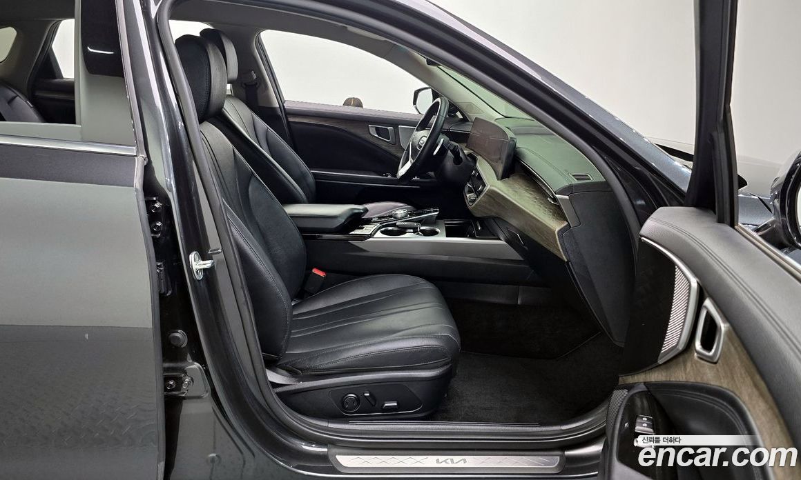 Kia K8 2.5 Gasoline 2WD