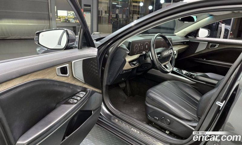 Kia K8 2.5 Gasoline 2WD