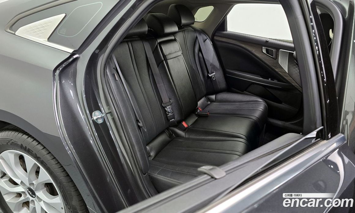 Kia K8 2.5 Gasoline 2WD