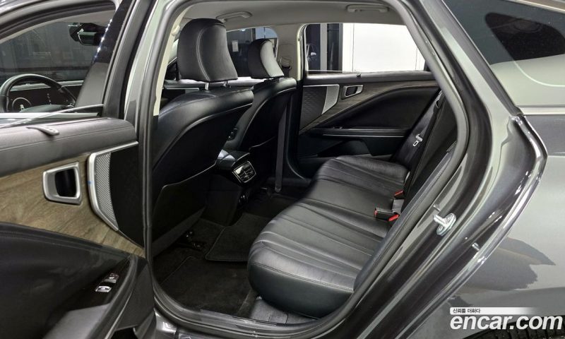 Kia K8 2.5 Gasoline 2WD