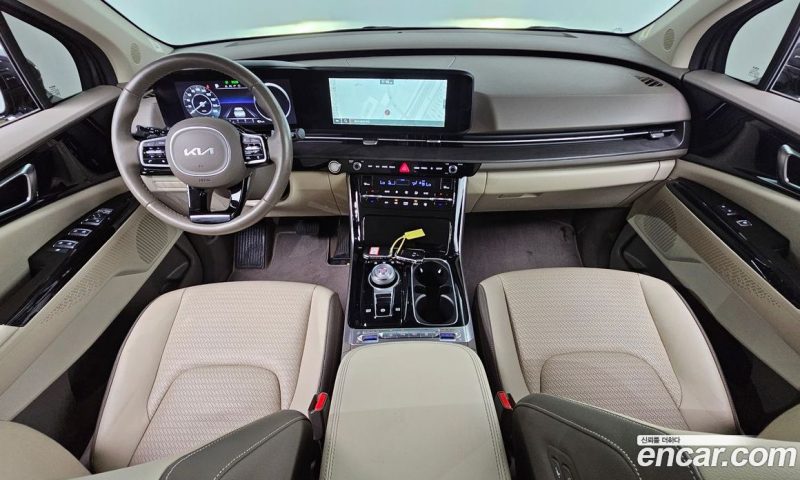 Kia Carnival 9-Seater Noblesse