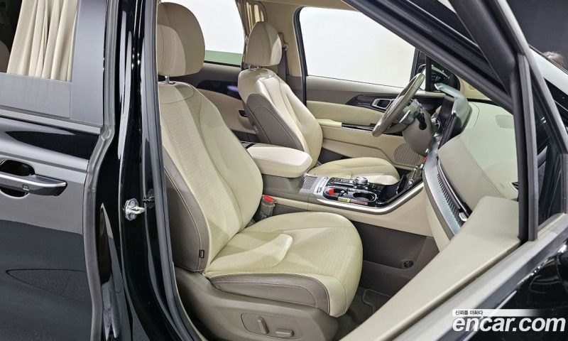 Kia Carnival 7-Seater Hi-Limousine