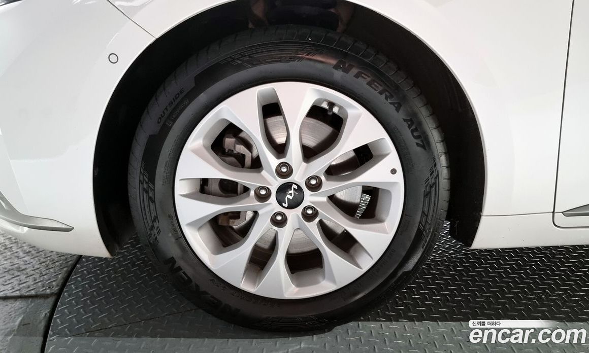 Kia K8 2.5 Gasoline 2WD
