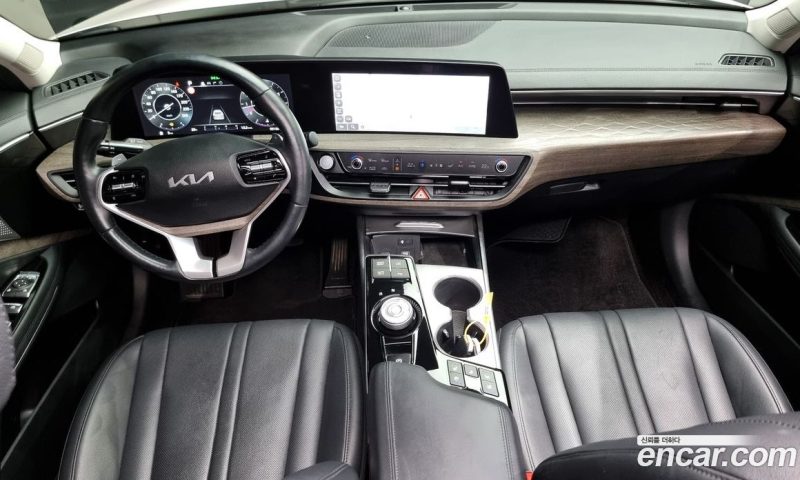 Kia K8 2.5 Gasoline 2WD