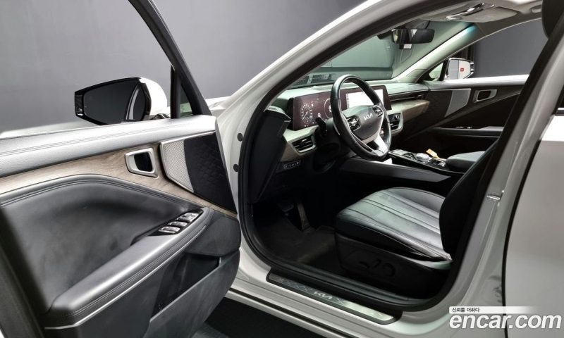 Kia K8 2.5 Gasoline 2WD