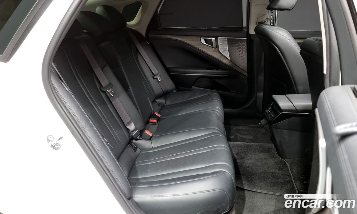 Kia K8 2.5 Gasoline 2WD