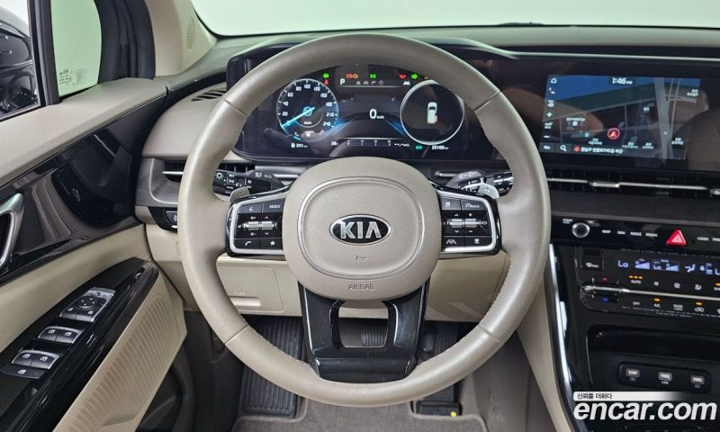 Kia Carnival 9-Seater Noblesse