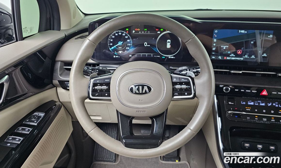 Kia Carnival 9-Seater Noblesse