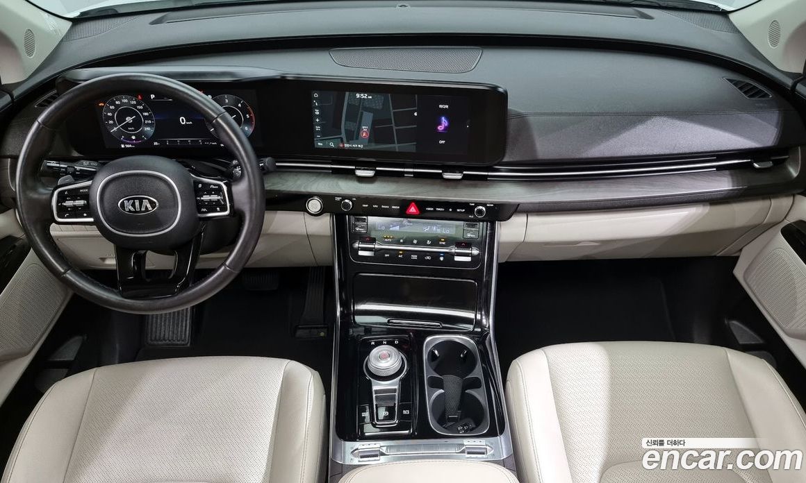 Kia Carnival 9-Seater Noblesse
