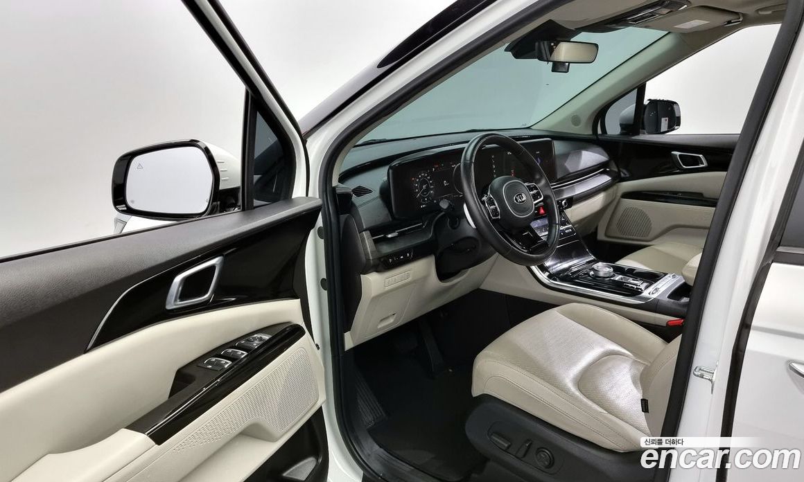 Kia Carnival 9-Seater Noblesse