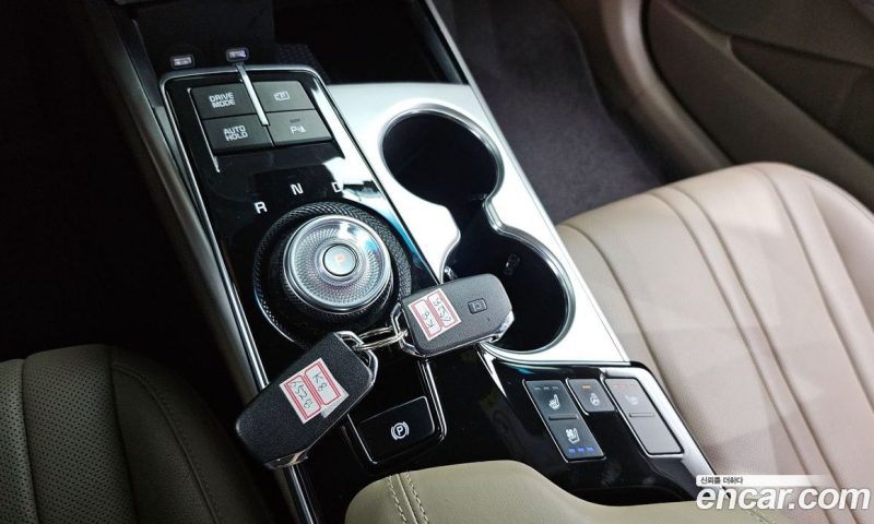 Kia K8 2.5 Gasoline 2WD
