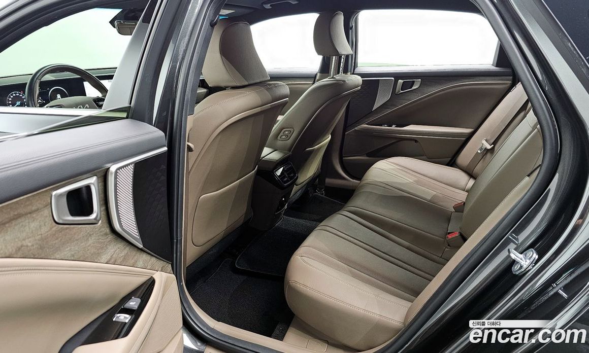 Kia K8 2.5 Gasoline 2WD