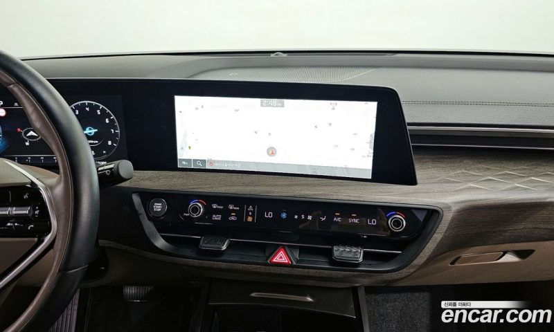 Kia K8 2.5 Gasoline 2WD