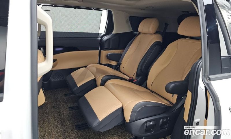 Kia Carnival 7-Seater Signature