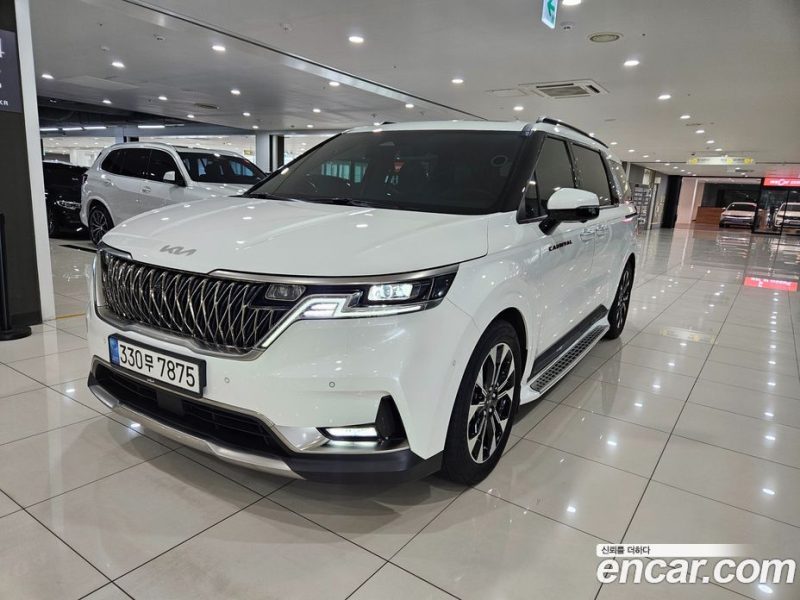 Kia Carnival 9-Seater Noblesse