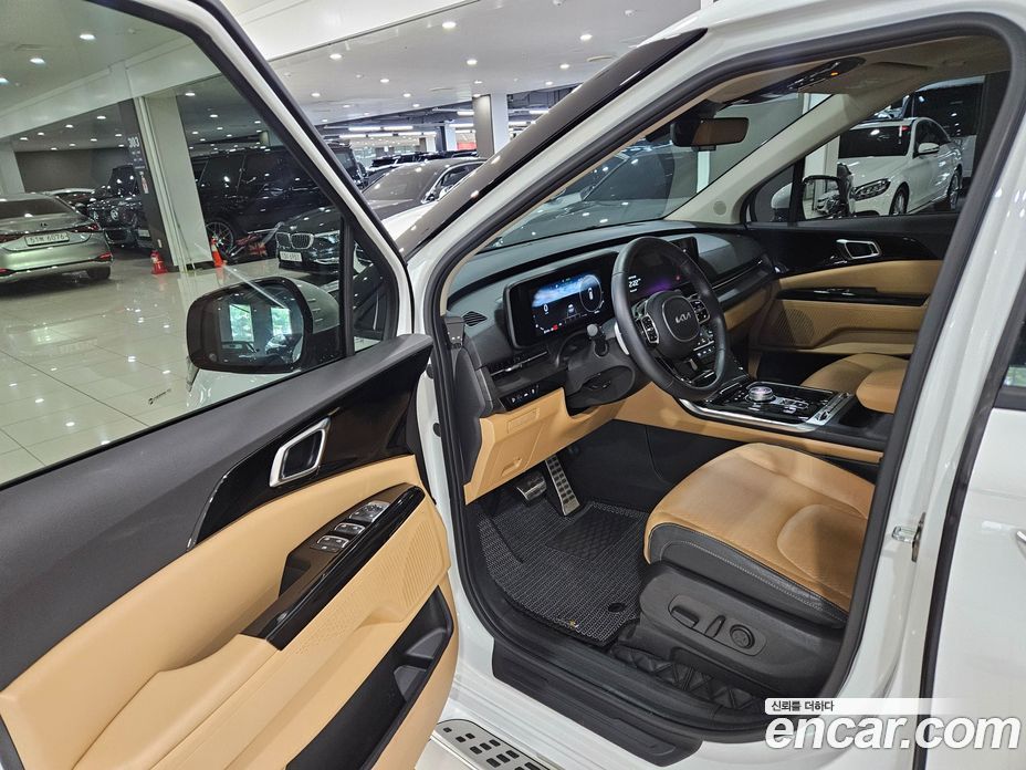 Kia Carnival 9-Seater Noblesse