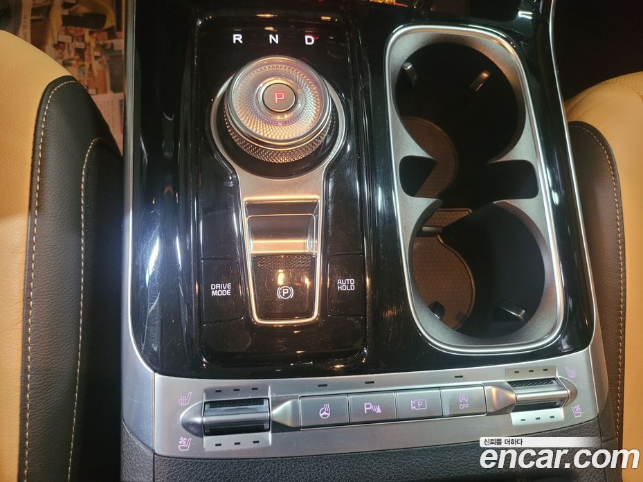 Kia Carnival 9-Seater Signature