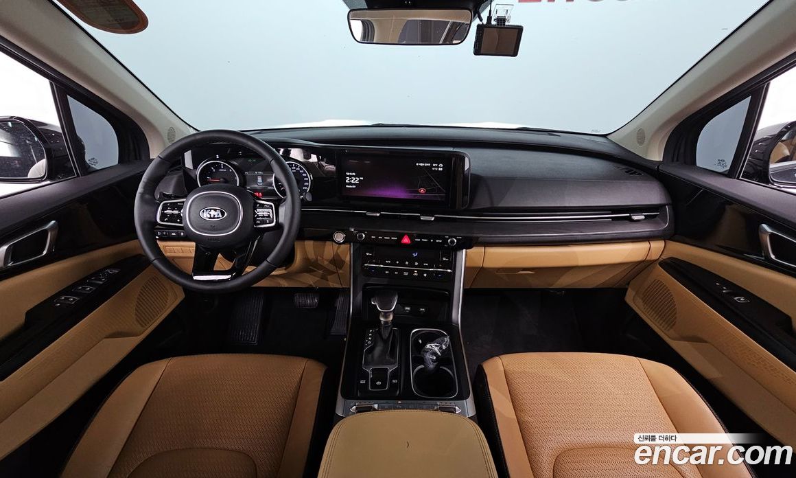 Kia Carnival 9-Seater Prestige