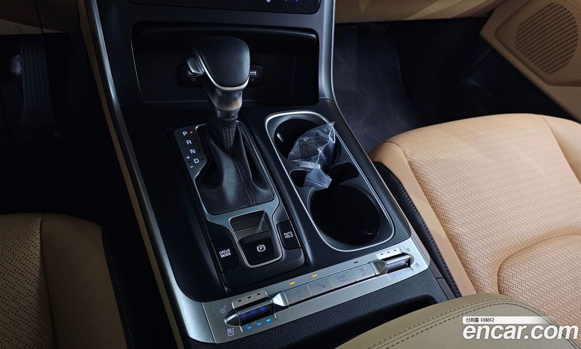 Kia Carnival 9-Seater Prestige