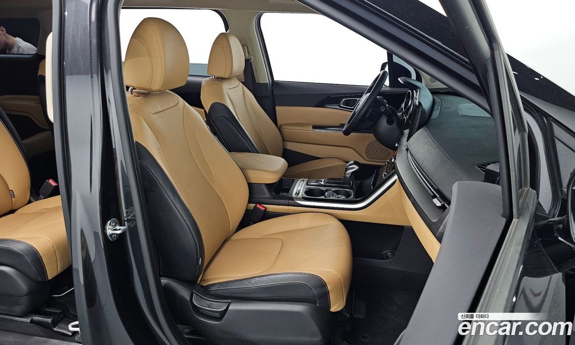 Kia Carnival 9-Seater Prestige