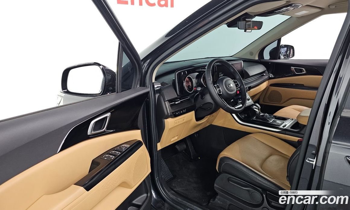 Kia Carnival 9-Seater Prestige