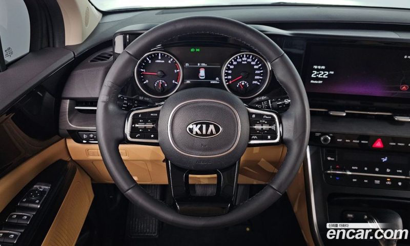 Kia Carnival 9-Seater Prestige