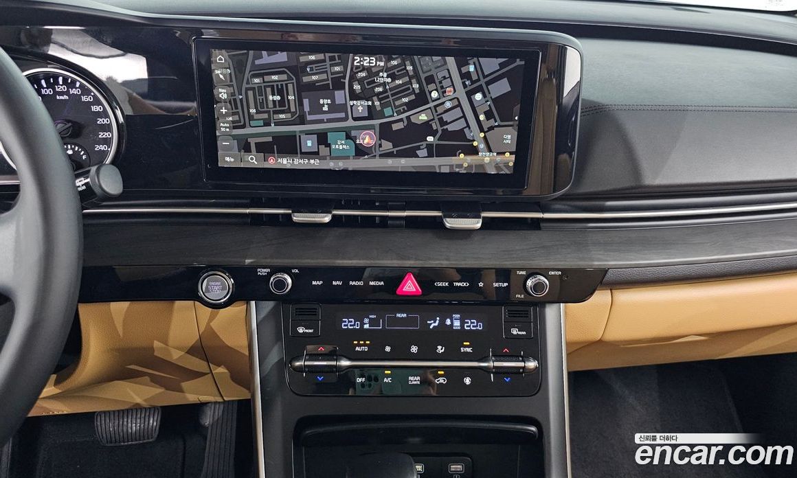 Kia Carnival 9-Seater Prestige