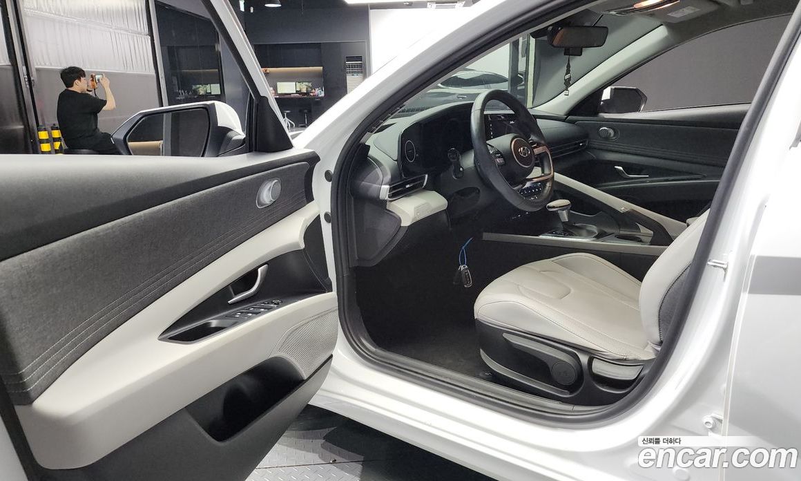Hyundai Avante 1.6
