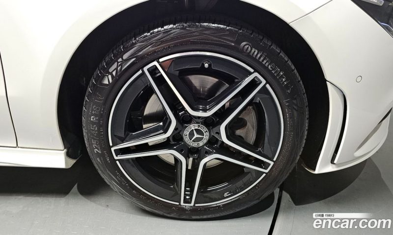 Mercedes Benz CLA-Class CLA250 4MATIC