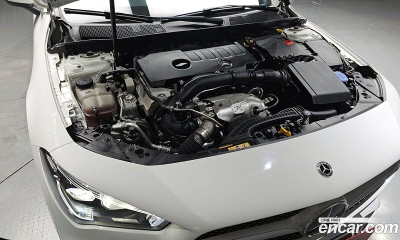Mercedes Benz CLA-Class CLA250 4MATIC
