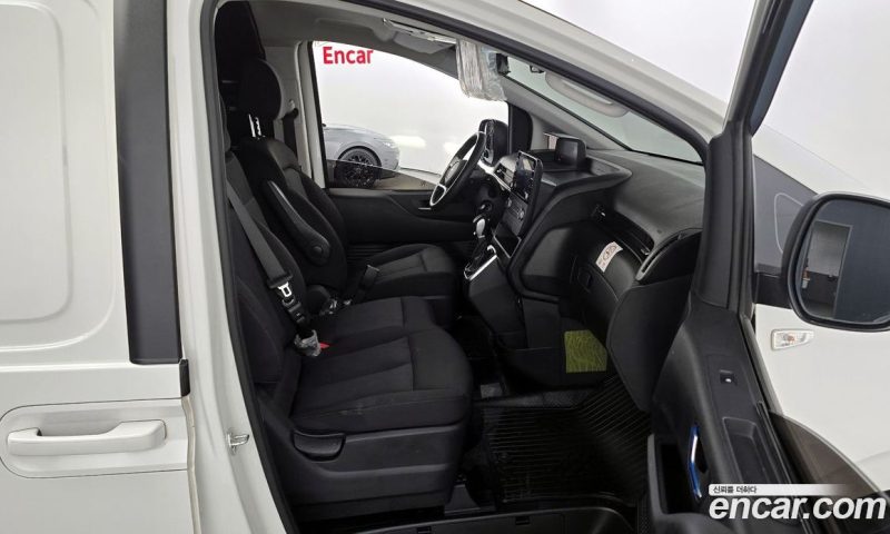 Hyundai Staria Cargo 3-Seater