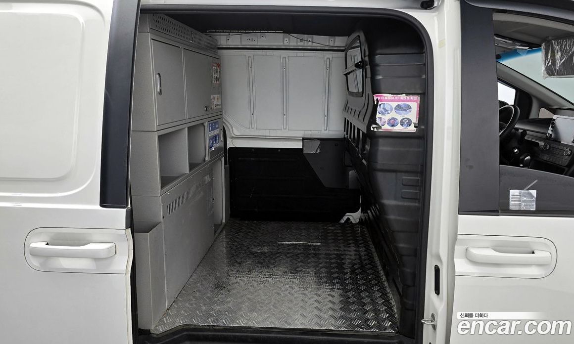 Hyundai Staria Cargo 3-Seater