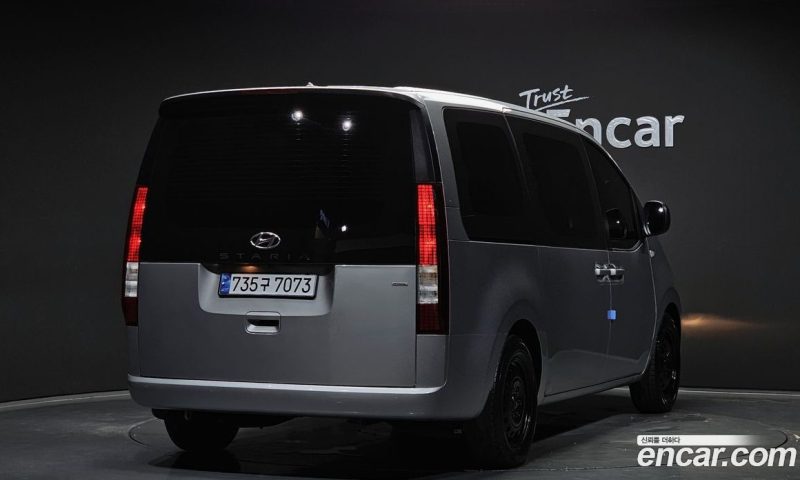 Hyundai Staria 4WD Tourer 11-Seater