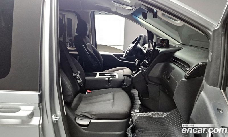 Hyundai Staria 4WD Tourer 11-Seater