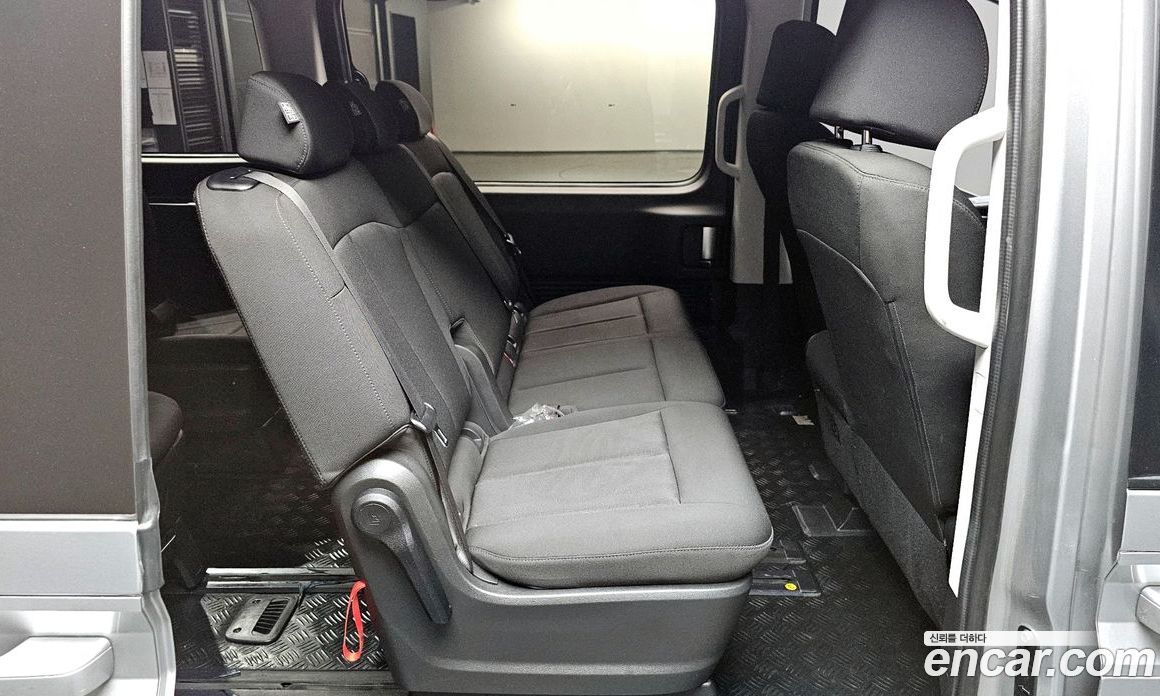 Hyundai Staria 4WD Tourer 11-Seater