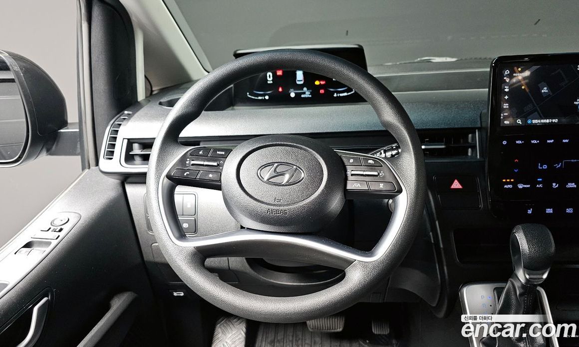 Hyundai Staria 4WD Tourer 11-Seater