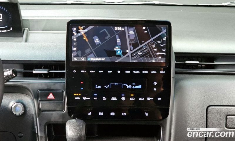 Hyundai Staria 4WD Tourer 11-Seater