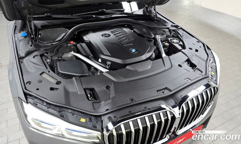 BMW 7-Series 740Li xDrive M Sport Package