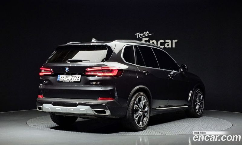 BMW X5 xDrive i40 xLine