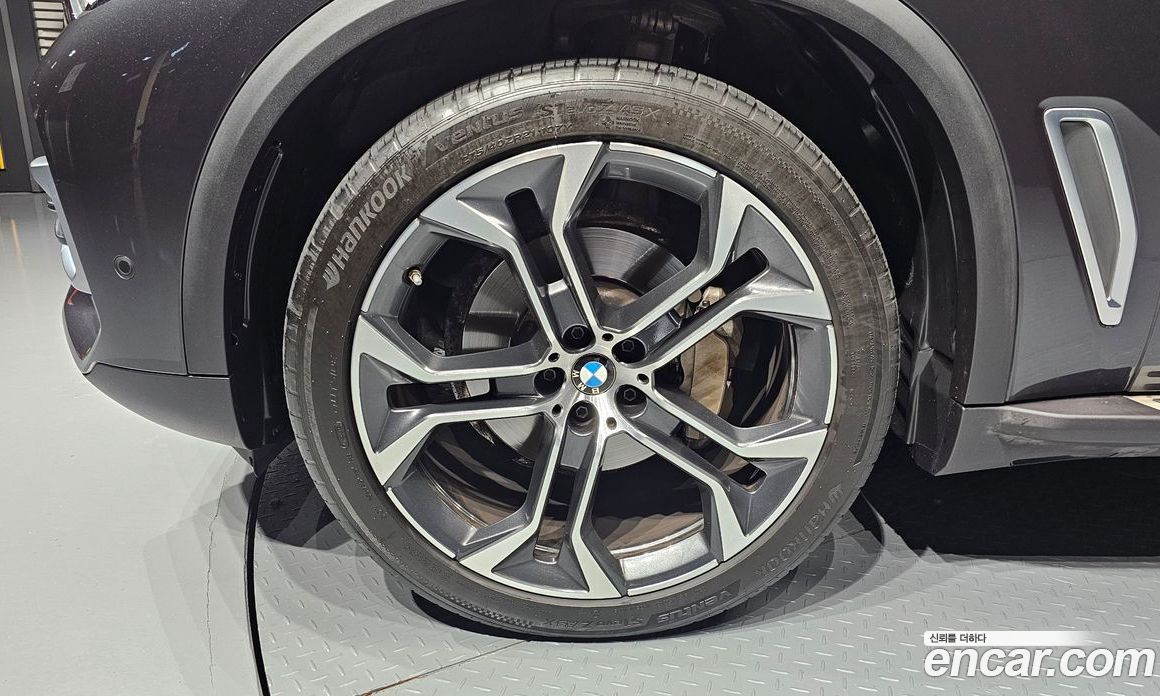 BMW X5 xDrive i40 xLine
