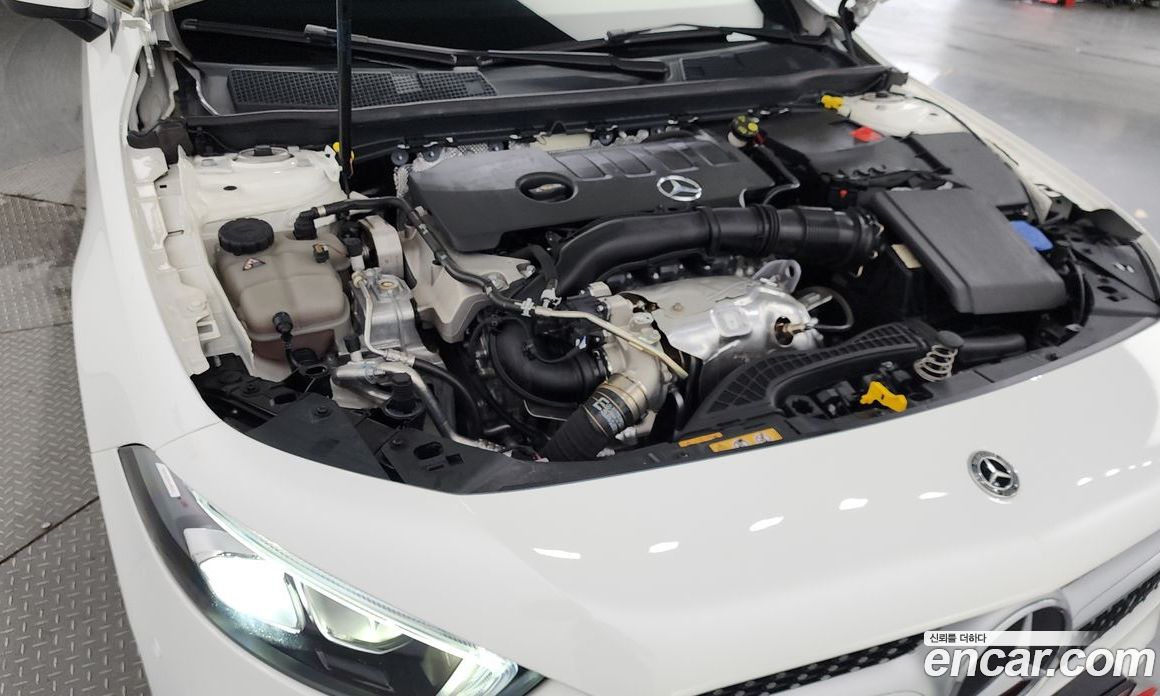 Mercedes Benz A-Class A250 4MATIC Sedan