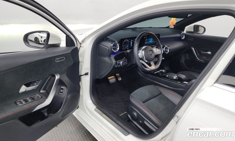 Mercedes Benz A-Class A250 4MATIC Sedan