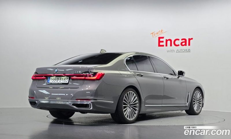 BMW 7-Series i740 Design Pure Excellence
