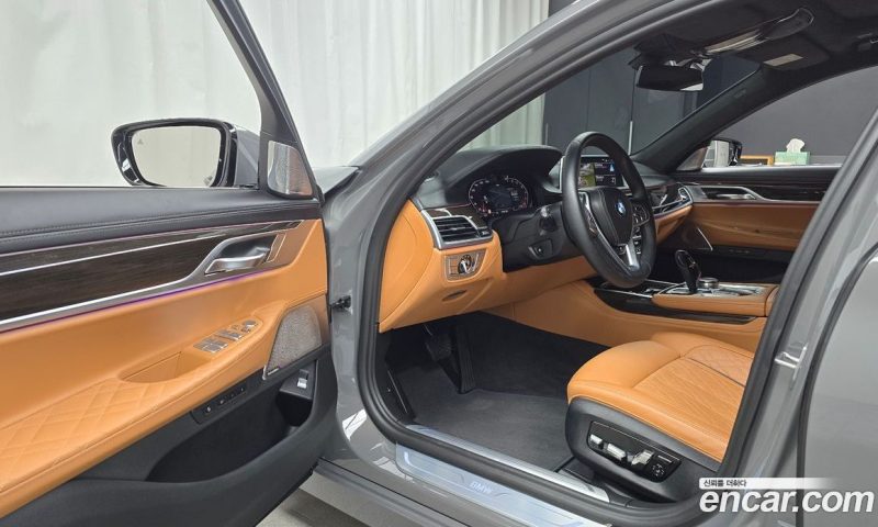 BMW 7-Series i740 Design Pure Excellence