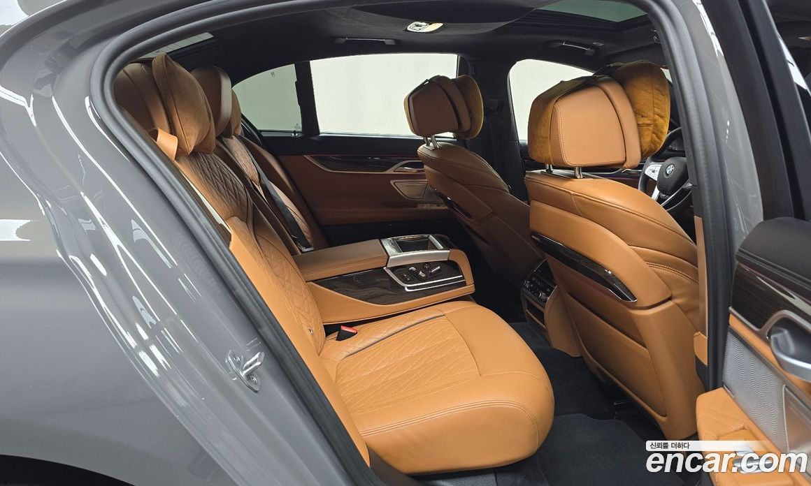 BMW 7-Series i740 Design Pure Excellence