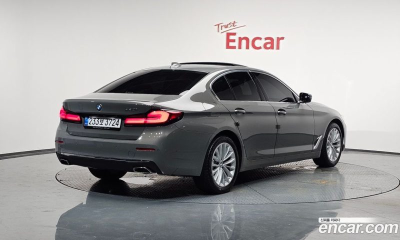 BMW 5-Series i530 Luxury