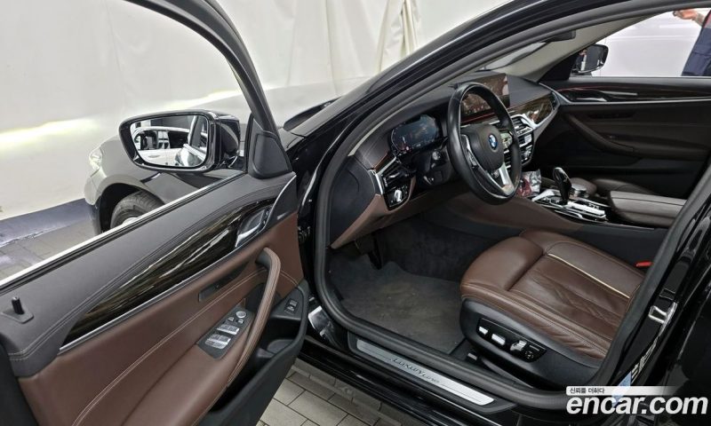 BMW 5-Series 523D Luxury