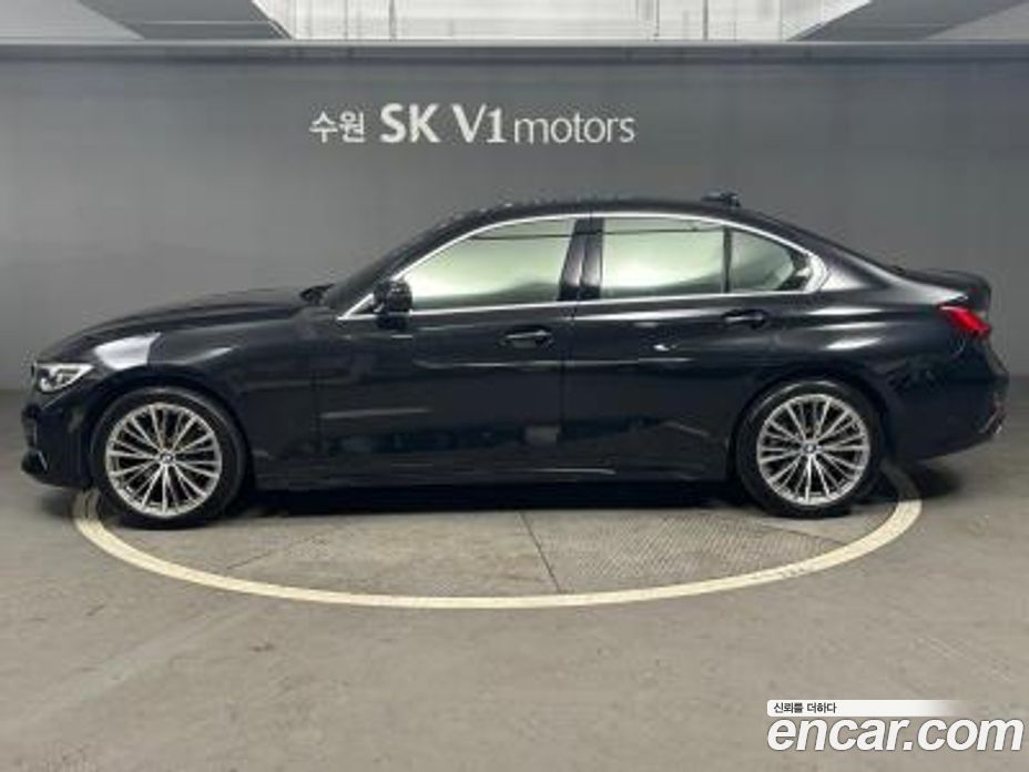 BMW 3-Series i320 Luxury