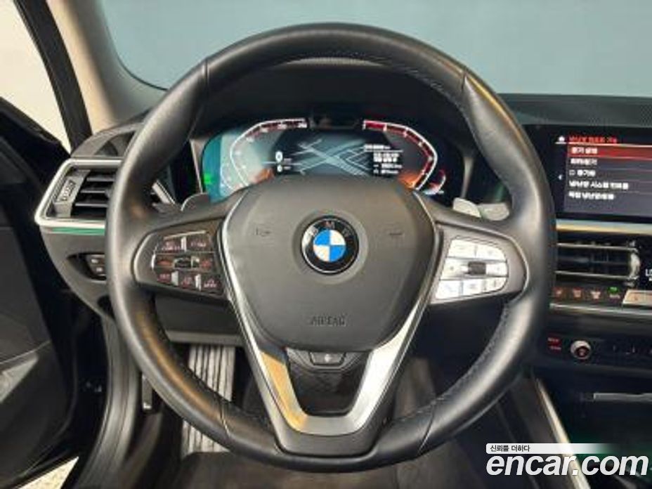BMW 3-Series i320 Luxury